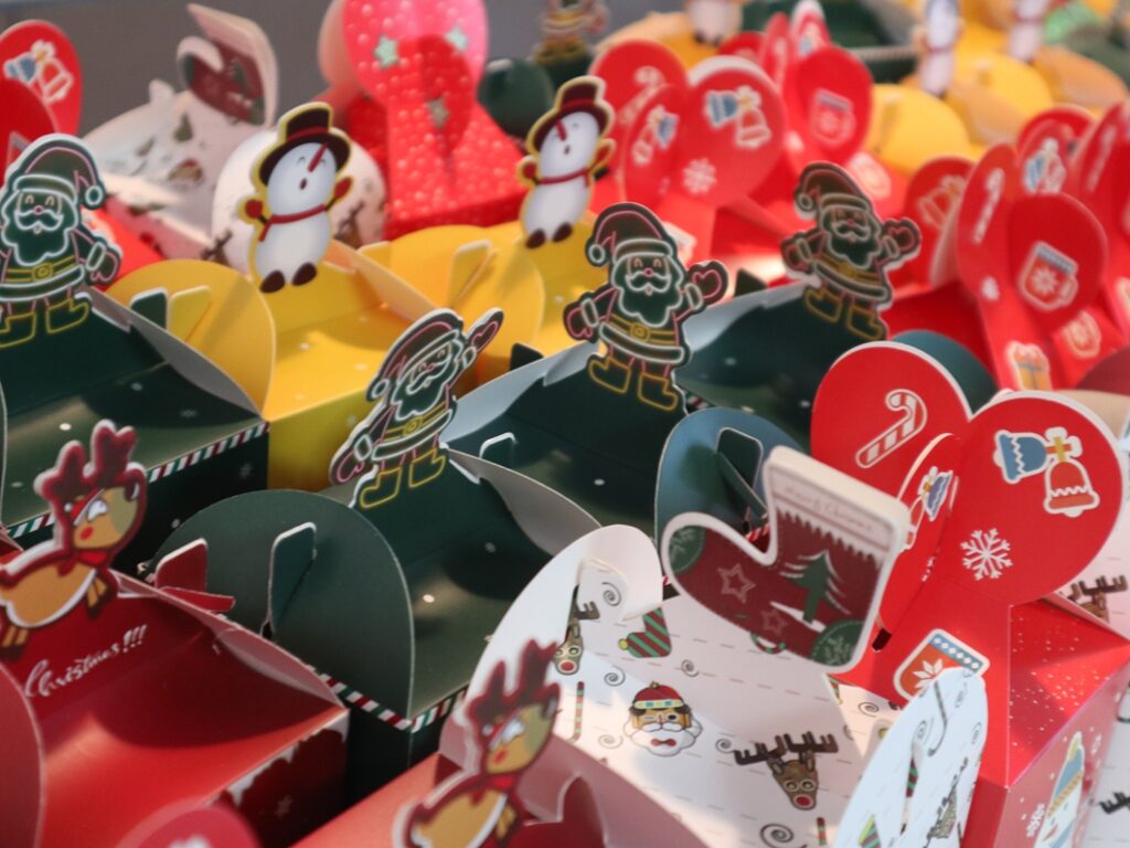 PTI 圣诞奇趣派对:暖意在礼物间流淌(images 11)